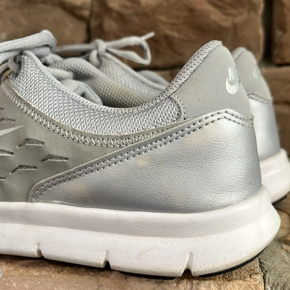 Nike orive gray